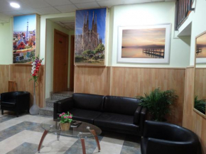 Гостиница Hostal Mont Thabor  Барселона